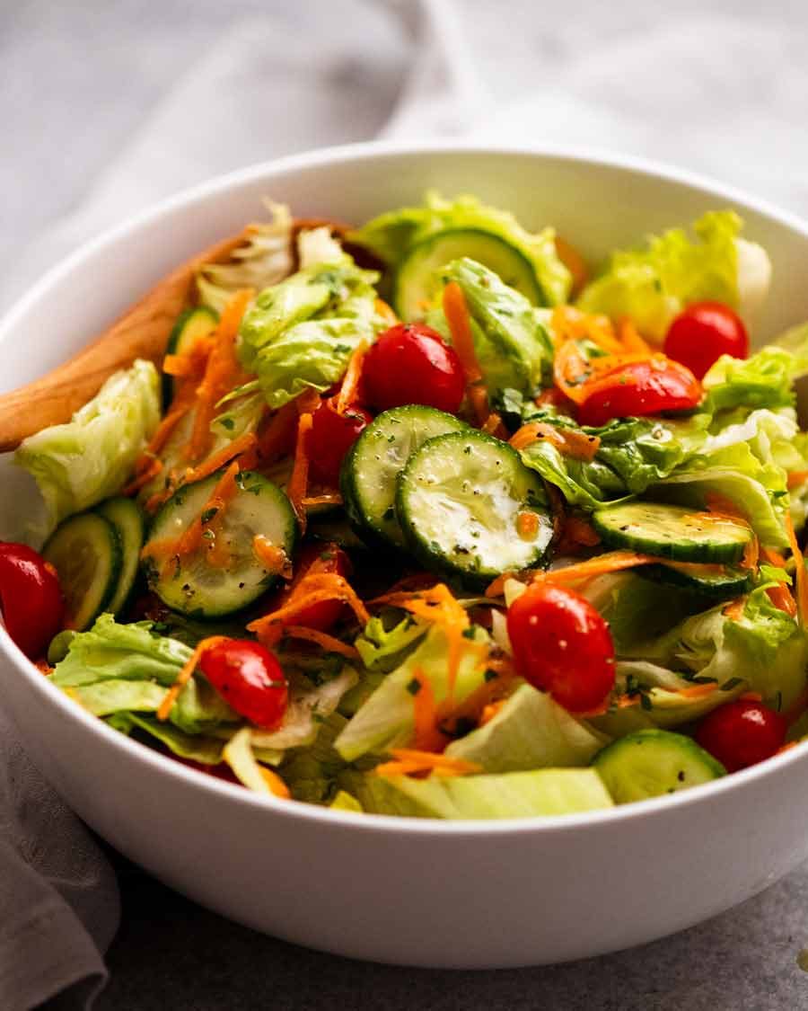 Classic Garden Salad Recipe: Fresh Flavors, Simple Steps